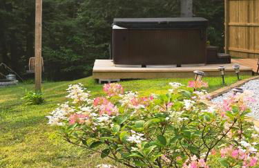 Incredible Modern Tiny Log Cabin near the Ammonoosuc River for a Romantic Getaway in New Hampshire - Foto 28