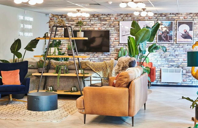 Student Only Capital Gate - Foto 4