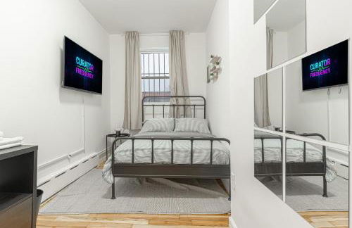 Modern Comfort 2BR with Washer & Dryer Near Subway & LGA - Foto 41