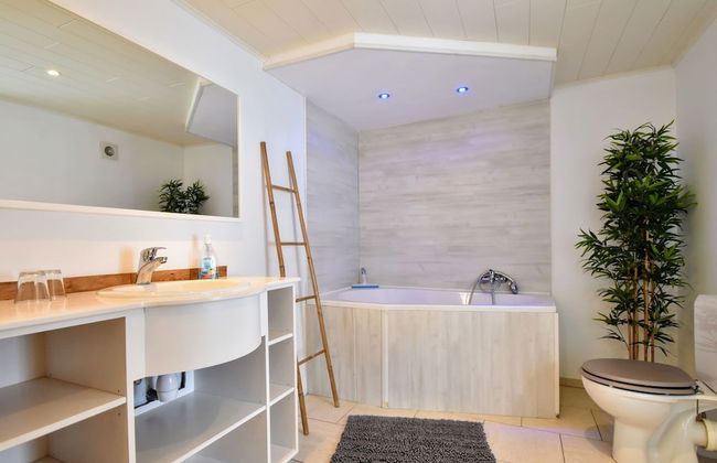 Luxury Pool Villa in Goesnes - Foto 24