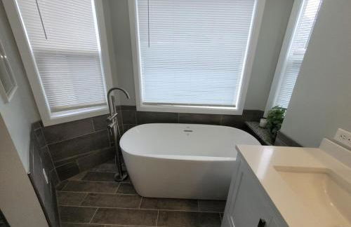 Beautifully Updated Lakefront Escape-Pets welcome! - Foto 65