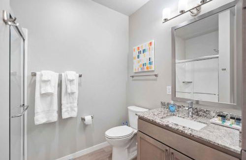 Fitness Room Pool Univ Research Park and Parking - Foto 23