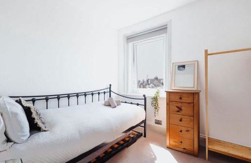 Salterns House - Coastal Escape near Sandbanks - Photo 14