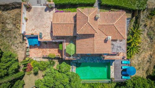 Luxury Villa - Sleeps up to 8 & Infinity Pool - Photo 4