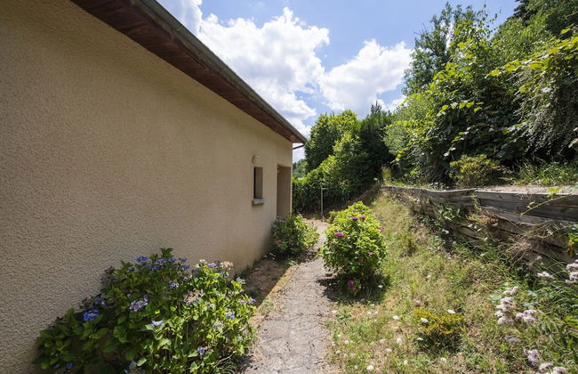 Inviting Holiday Home in Miremont With Garden - Foto 24