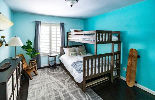 Resort style back yard heated pool and spa - Foto 34