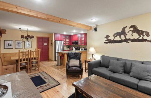 Chamonix #15 - Cozy Mtn Retreat with Fireplace - Foto 16