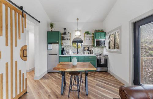 The Evergreen Treehouse with Winter Views - Foto 7