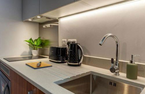 Students Only Straits Egham - 40 mins to Waterloo - Direct Bus to Heathrow - Foto 24