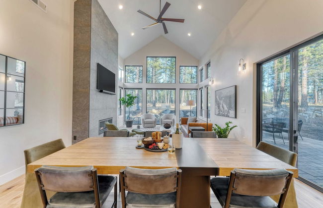 Grand Fir by Avantstay Hot Tub and Firepit - Foto 9