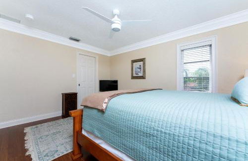 Villa Hibiscus-Waterfront-Free Heated Pool-Dock-Bikes-Other Amenities - Photo 53