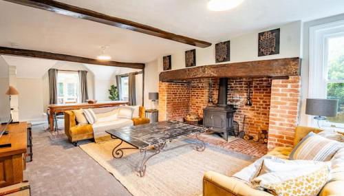 Large 5-Bedroom Farmhouse Sleeps 10 with Parking and Wifi - Foto 3