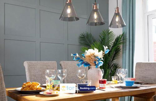 Explore Welsh Wonders, 3 Bedroom House By The One Retreats Short Lets & Serviced Accommodation Treharris - Foto 46