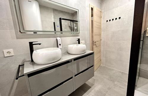 LUJO 10 pax Proyector, Maquina Arcade y Patinetes - Foto 26