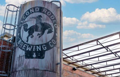 Stockyards- 4min Pet Friendly 3BR Luxe Gem - Foto 136