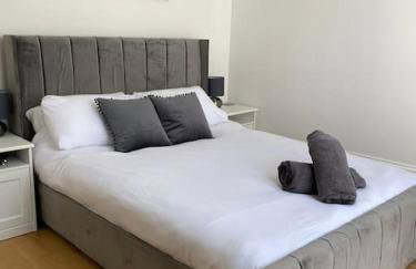 Grand Apartment on HOE/BARBICAN Allocated PARKING! - Foto 11