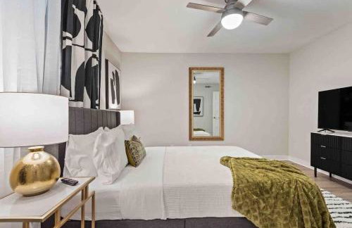 Quiet neighborhood steps away from Downtown stores - Foto 8