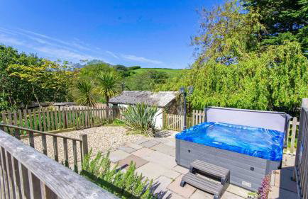 Streamways Nr Croyde 6 Bedroom, Sleeps 12-16, Hot Tub - Foto 1