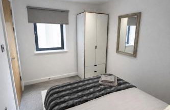Stylish 2-Bed Apartment by Manchester City Cente - Photo 22