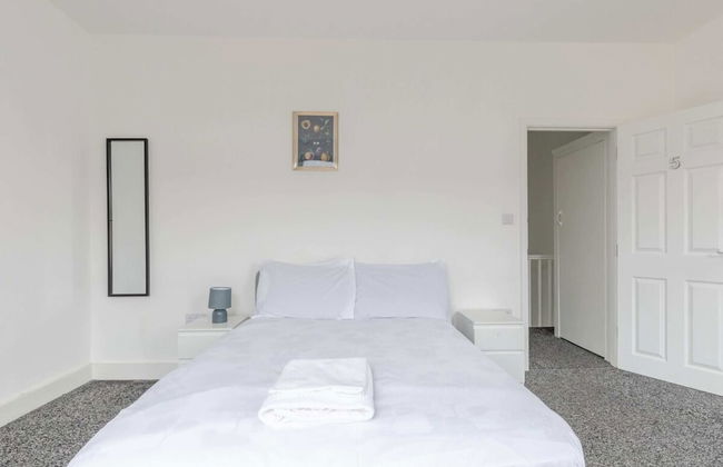 Spacious & Newly Renovated 4BD House East Ham! - Foto 4