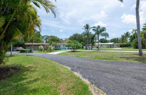 Paradise Pool Villa! Minutes to Beaches & Downtown - Foto 25