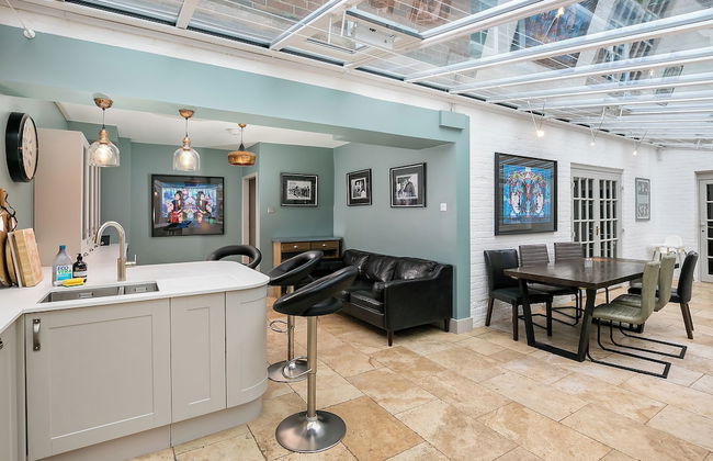 Lodge Farm - Stunning 3 BD with Garden - Foto 7