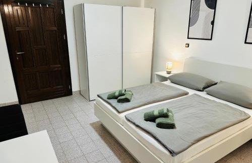 Studio Apartment near Beach Petrčane - Quiet & Central - Unit 3 - Foto 1