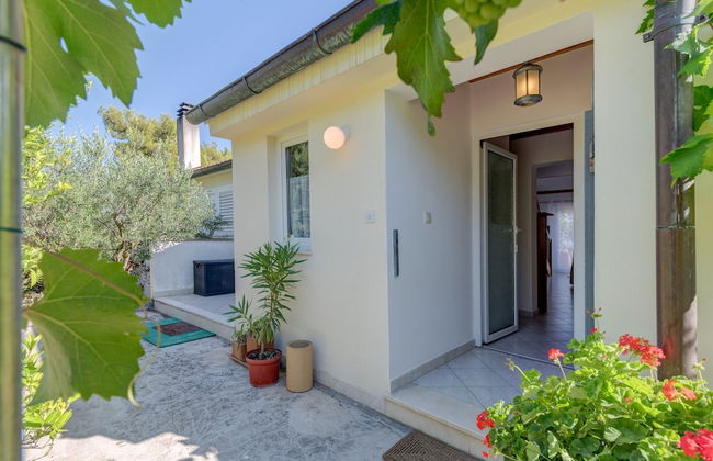 Beachfront Apartment With Balcony and Parking - Foto 35