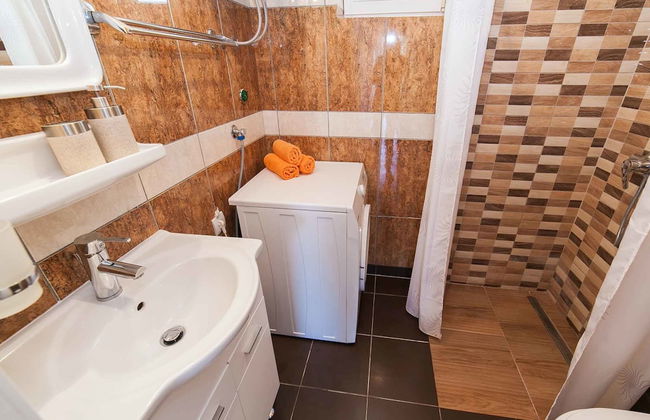 Maki Apartments - Photo 38