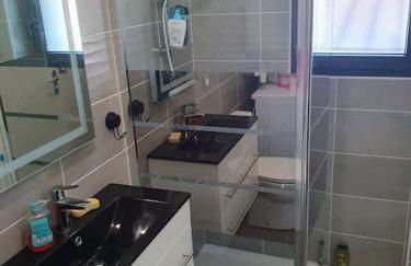 Haut de villa 2P, jardin, clim, prise VL Electrique - Foto 17