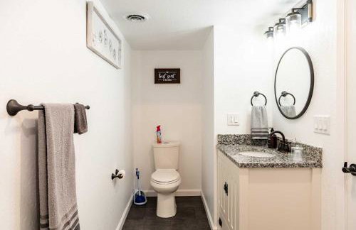 Lakeview Retreat, 6BR with Hot Tub Bliss - Foto 50