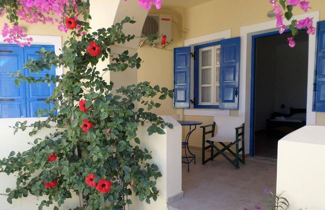 Santorious Cavehouse - Photo 31