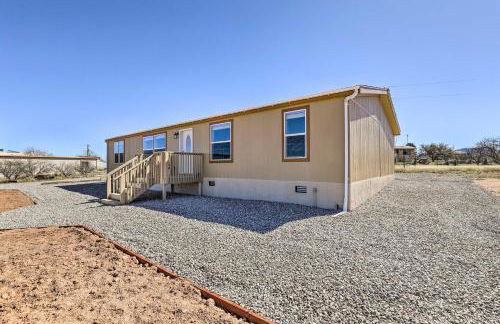 Desert Escape Off I-10 with Over 1 Enclosed Acre! - Foto 26