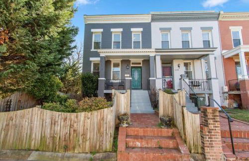 Capitol Hill Stay Like No Other - Photo 55