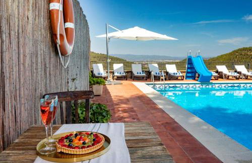 21 Sleeps Private Pool Villa & BBQ Near Barcelona - Foto 6
