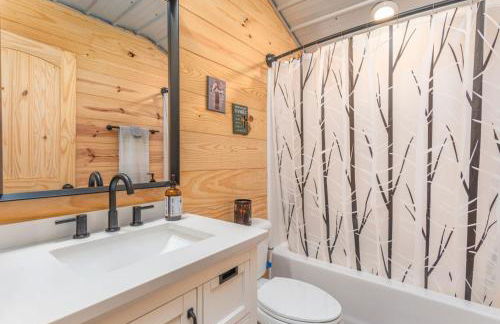 Modern Cabin in the Woods with Hot Tub - Photo 14