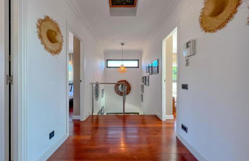 Stylish villa with saltwater pool - Foto 16