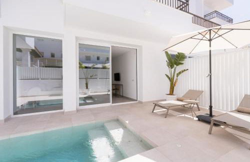 Bossa Bay Suites with Private Pool - MC Apartments Ibiza - Foto 1