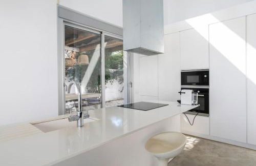 Villa Paloma with private pool, located 350m to the sea and tram station! - Photo 17