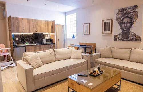 Omega Suites 31 - Photo 5