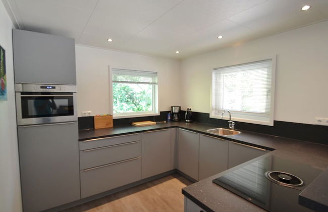 Beautiful House With Covered Terrace, Located in a Holiday Park in Rhenen - Photo 41