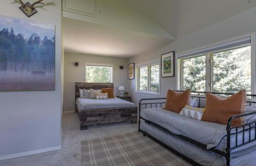 Cedar Creek Chalet - Snowmobilers Dream - Hot tub - Foto 10