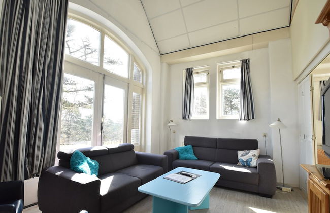 Quaint Holiday Home in Bergen aan Zee near Sea - Photo 1