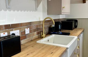 Glebe Barn and Cottage - Photo 12