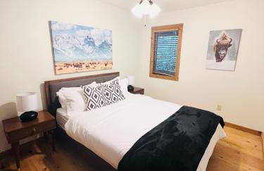 Maggie Valley 4BR Cabin with Hot Tub in Serene Forest - Foto 28