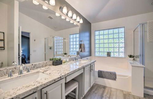 Close to Hikes! Snowbird Oasis with Pool in Estrella - Foto 13