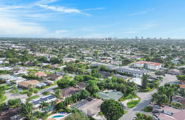 Coastal Retreat Stylish 4 BDR w/ Private Pool! - Foto 51