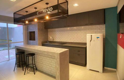 Studio central completo! Garagem coberta para carros médios Sem elevador - Foto 4