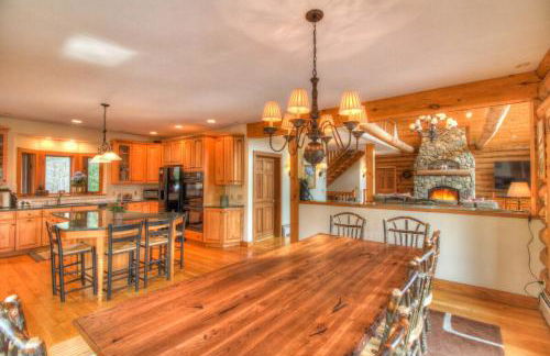 Most Luxury 7000 Sq ft Log Estate with Pool Hot Tub Sauna - Foto 58