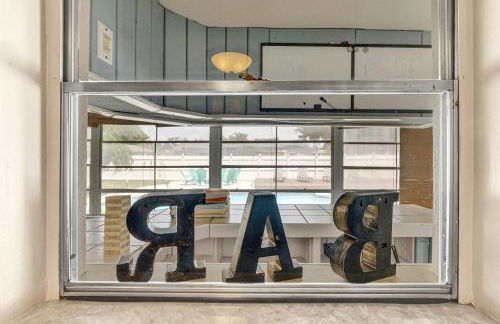 Four Bed Home with Pool Game Room Bar Near Beach - Foto 22